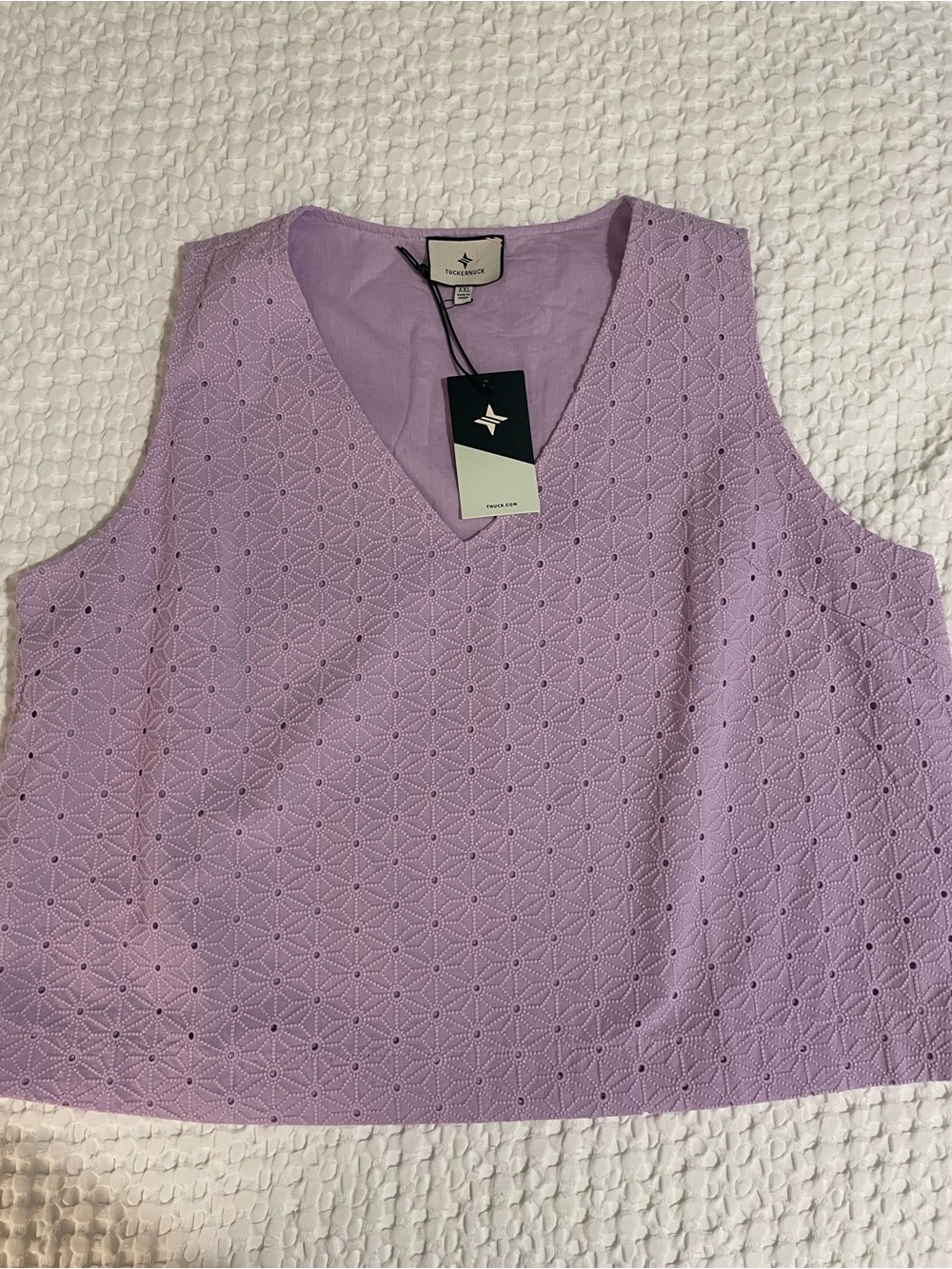 Tuckernuck Lavender Eyelet Valerie Top V-Neck NWT Size XXL Fully Lined - Picture 3 of 7